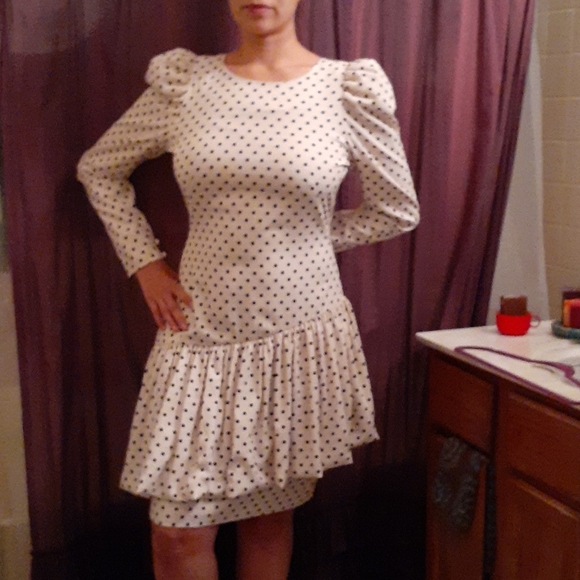 Dress - Picture 3 of 4